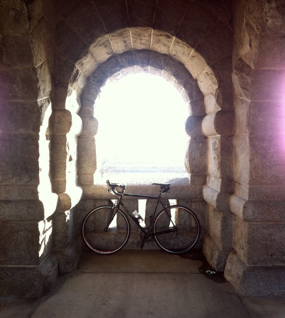 Arch-Chicago-soozed-cycling